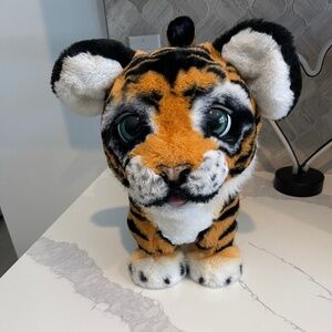 OMG So Adorable FurReal  Roaring'' Tyler The Playful Tiger- By Hasbro